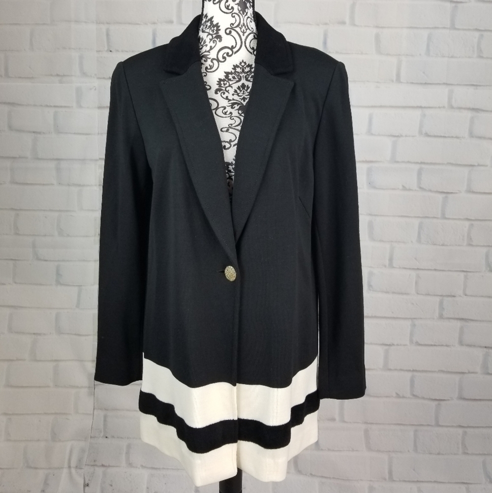 St John size 14 button front long sleeve jacket